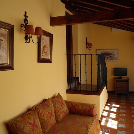 Chinchón Apartamentos La Columna מראה חיצוני תמונה