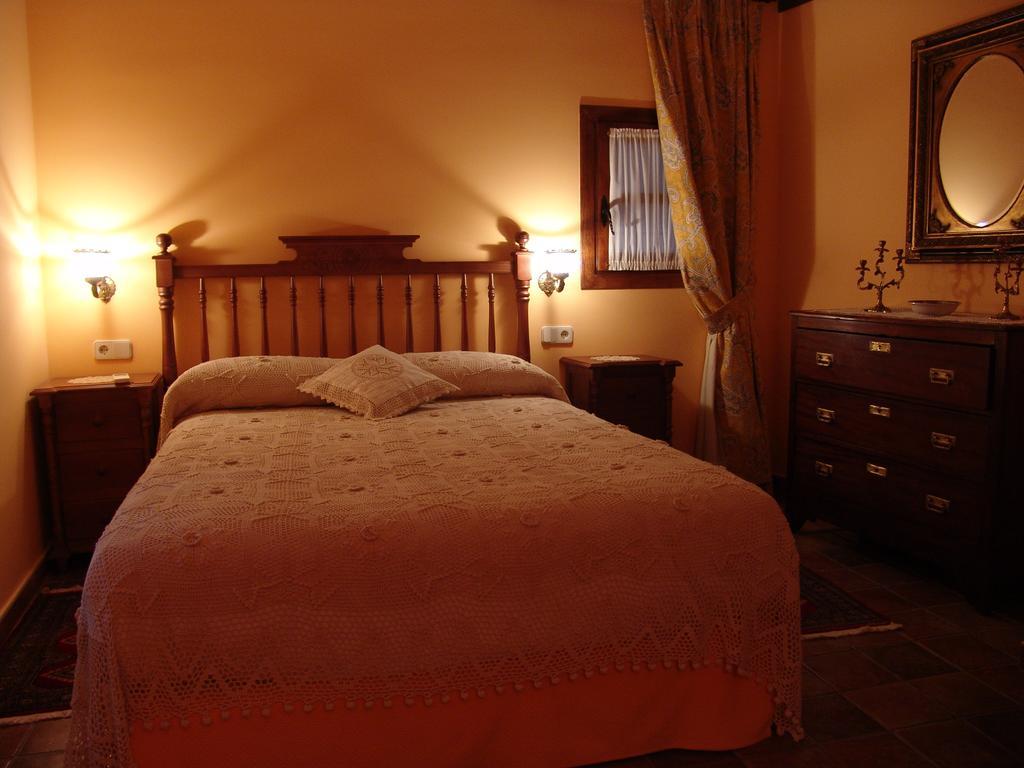 Chinchón Apartamentos La Columna מראה חיצוני תמונה