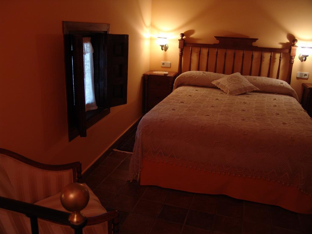Chinchón Apartamentos La Columna מראה חיצוני תמונה