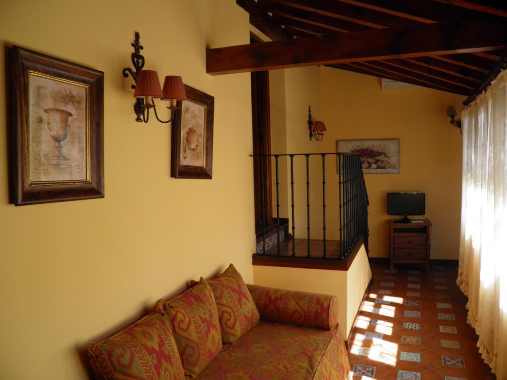 Chinchón Apartamentos La Columna מראה חיצוני תמונה