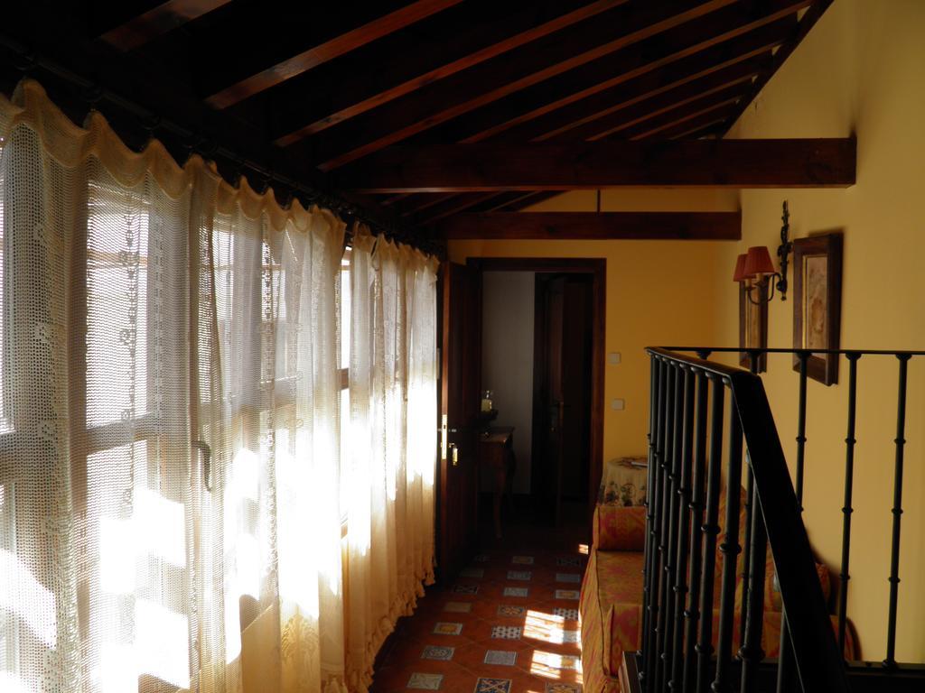 Chinchón Apartamentos La Columna מראה חיצוני תמונה