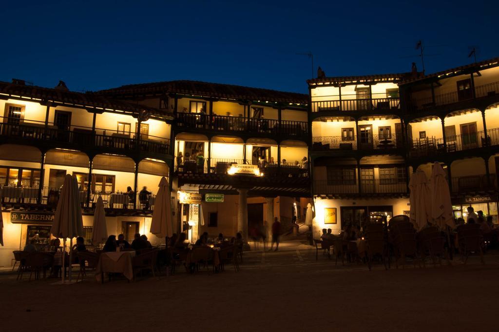 Chinchón Apartamentos La Columna מראה חיצוני תמונה