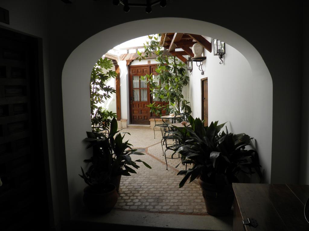 Chinchón Apartamentos La Columna מראה חיצוני תמונה