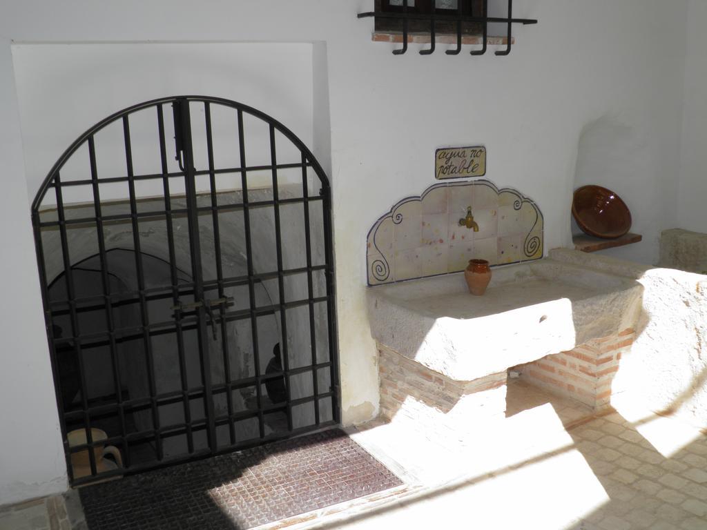 Chinchón Apartamentos La Columna מראה חיצוני תמונה